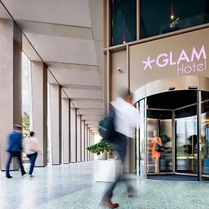 Glam Milan
