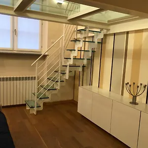 La Casina In Burlamacchi Milan